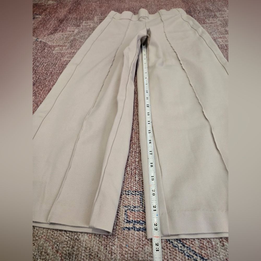 Jones & Co small pull on pintuck mid rise trouser in cream wide leg ankle - Picture 2 of 10